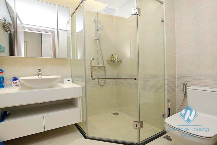 Two bedrooms apartment for rent in Vinhome Metropolis, Lieu Giai street, Ba Dinh district, Ha Noi.